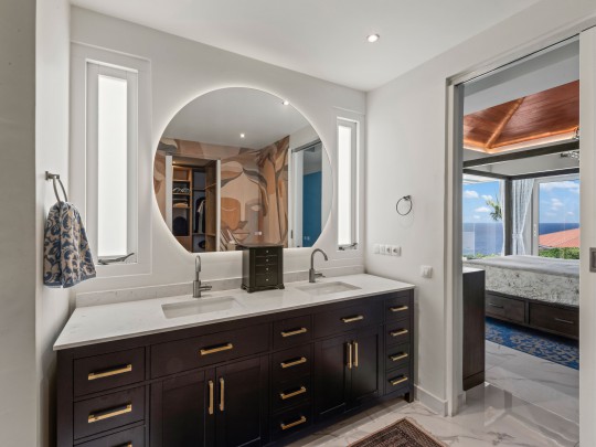 Blue Bay BT 06 &ndash; &lsquo;Fifty shades of Blue&rsquo; Luxury Oceanview Villa