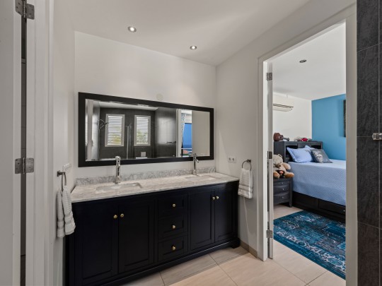 Blue Bay BT 06 &ndash; &lsquo;Fifty shades of Blue&rsquo; Luxury Oceanview Villa
