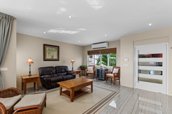 Grote Berg Tropical Paradise with Proven Rental Income