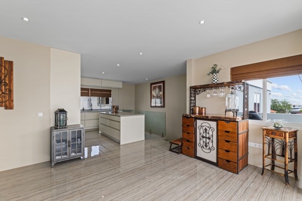 Grote Berg Tropical Paradise with Proven Rental Income