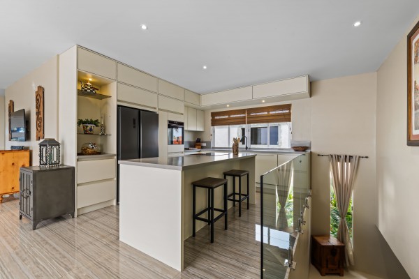 Grote Berg Tropical Paradise with Proven Rental Income