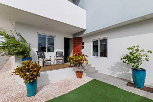 Grote Berg Tropical Paradise with Proven Rental Income