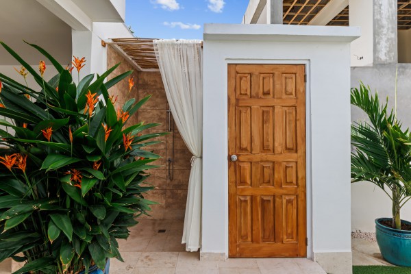 Grote Berg Tropical Paradise with Proven Rental Income