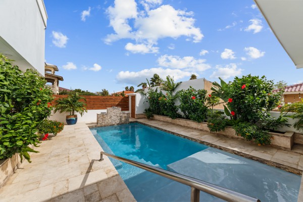 Grote Berg Tropical Paradise with Proven Rental Income