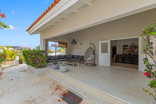 Blue Bay BD61 - Spacious Villa with Guest Apartment