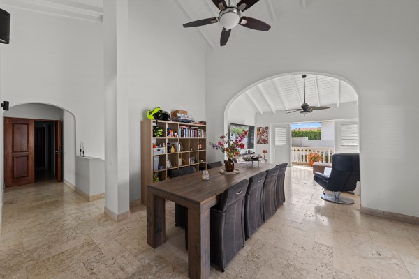 Blue Bay BD61 - Spacious Villa with Guest Apartment