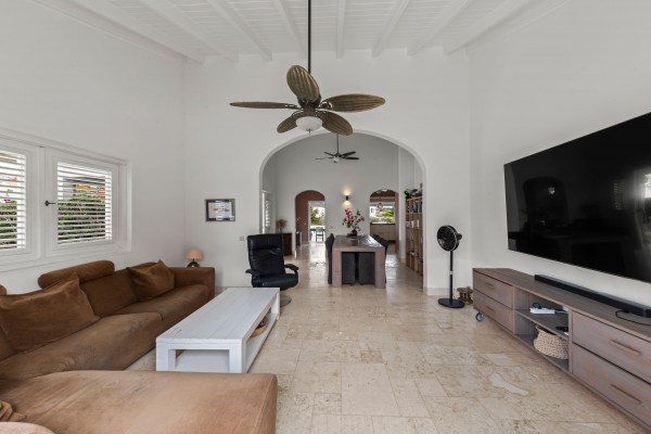 Blue Bay BD61 - Spacious Villa with Guest Apartment
