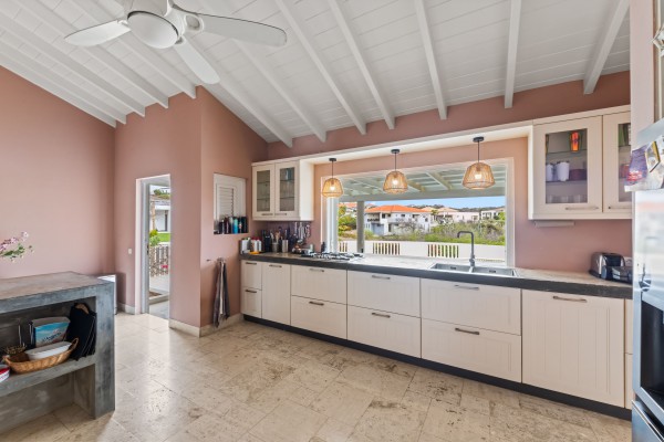 Blue Bay BD61 - Spacious Villa with Guest Apartment