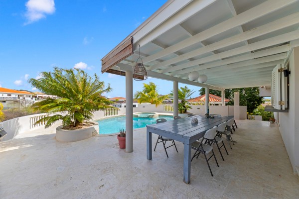Blue Bay BD61 - Spacious Villa with Guest Apartment