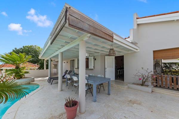 Blue Bay BD61 - Spacious Villa with Guest Apartment