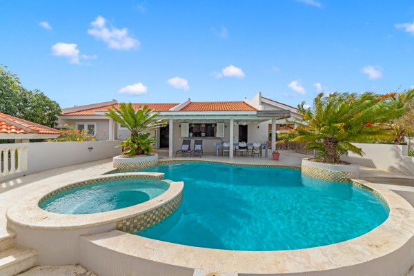 Blue Bay BD61 - Spacious Villa with Guest Apartment