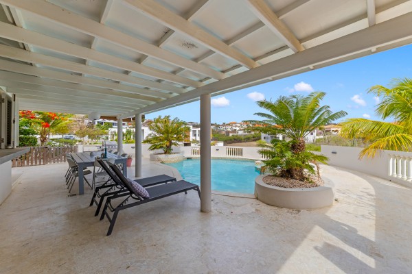 Blue Bay BD61 - Spacious Villa with Guest Apartment