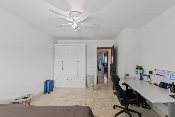 Blue Bay BD61 - Spacious Villa with Guest Apartment