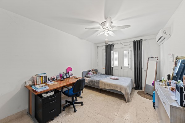 Blue Bay BD61 - Spacious Villa with Guest Apartment