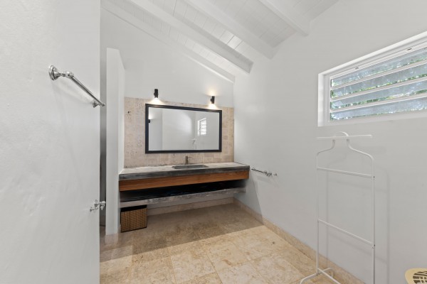 Blue Bay BD61 - Spacious Villa with Guest Apartment