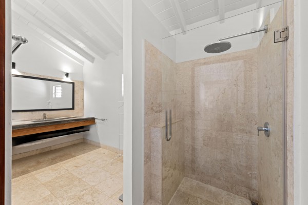 Blue Bay BD61 - Spacious Villa with Guest Apartment