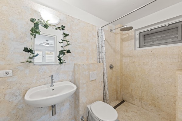 Blue Bay BD61 - Spacious Villa with Guest Apartment