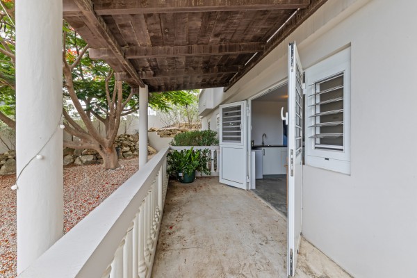 Blue Bay BD61 - Spacious Villa with Guest Apartment