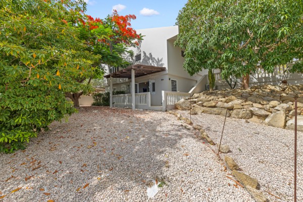 Blue Bay BD61 - Spacious Villa with Guest Apartment