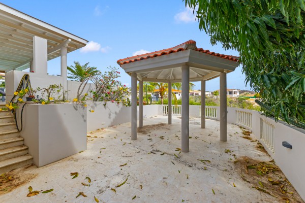 Blue Bay BD61 - Spacious Villa with Guest Apartment