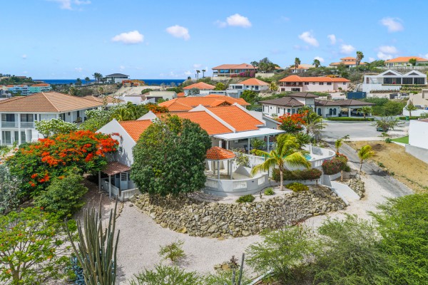 Blue Bay BD61 - Spacious Villa with Guest Apartment