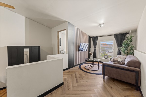 Investment property with 12 renovated apartments in Otrobanda