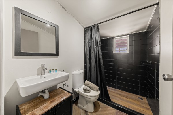 Investment property with 12 renovated apartments in Otrobanda