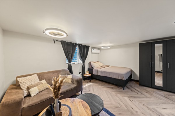 Investment property with 12 renovated apartments in Otrobanda