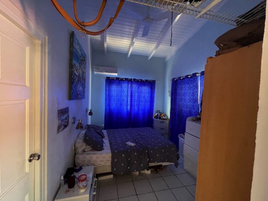 Kwartje - Great return on investment! House with 3 separate apartments