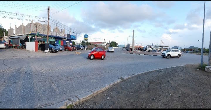 Commercieel pand op centrale locatie met lopende huurcontracten.