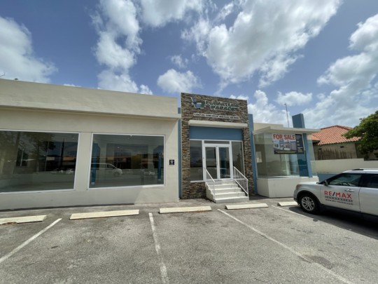 Santa Maria - Retail and warehouse space with many possibilities