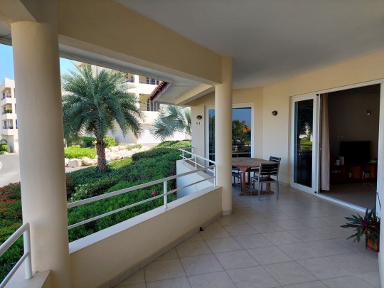 Royal Palm - Large ground floor apartment at secured resort near beach