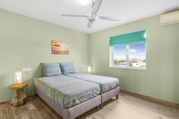 3-slaapkamer appartement met zeezicht en op loopafstand van het strand