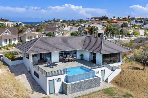 Luxe 4-Slaapkamer Villa met Golfzicht – Blue Bay Resort
