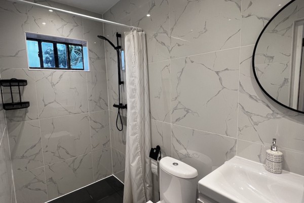 Grote Berg – Light, spacious 4-bedroom house Kaya Butuela