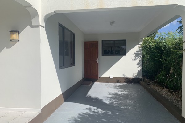 Grote Berg – Light, spacious 4-bedroom house Kaya Butuela