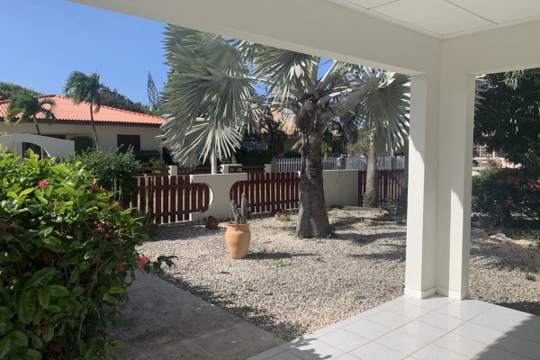 Grote Berg – Light, spacious 4-bedroom house Kaya Butuela