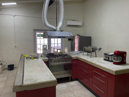 Kwartje - Great return on investment! House with 3 separate apartments