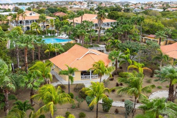 Luxury detached 3-bedroom home for rent in Jan Thiel on a resort