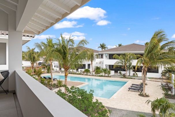 The Bank &ndash; Furnished 2-Bedroom Upper-Level Apartment