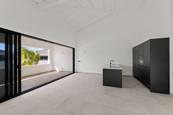 The Bank &ndash; Luxury Unfurnished 2-Bedroom Apartment for Rent