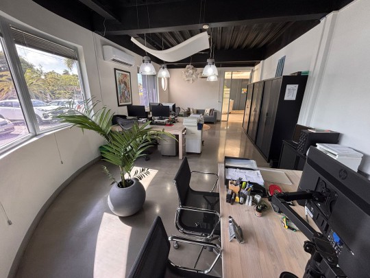 Centrally Located Office Units for Rent &ndash; Excellent Accessibility