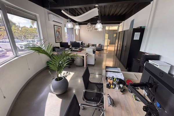 Centrally Located Office Units for Rent – Excellent Accessibility