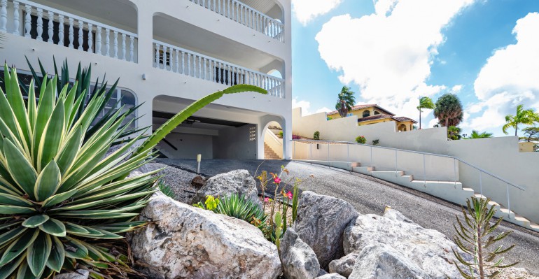 Salina Harbour View | Ruime familie villa met zwembad en uitzicht 