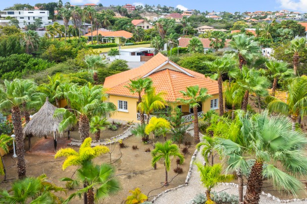 Ruime vrijstaande 3-slaapkamer woning te huur in Jan Thiel op resort