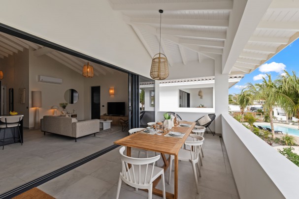The Bank &ndash; Furnished 2-Bedroom Upper-Level Apartment