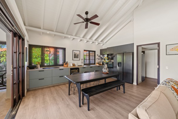 Blue Bay &ndash; Tropische villa met prachtig uitzicht 