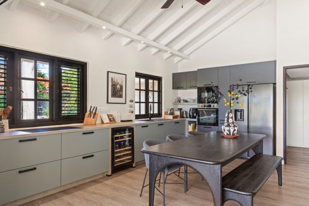 Blue Bay &ndash; Tropische villa met prachtig uitzicht 