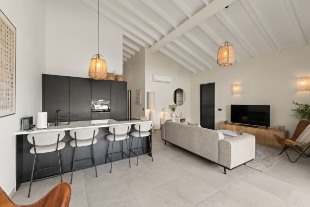 The Bank &ndash; Furnished 2-Bedroom Upper-Level Apartment