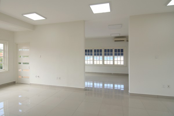 Centrally located, fully renovated office floor on Penstraat